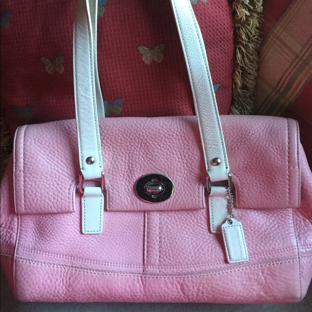 🌟Coach Cowhide bag; pink with white straps.